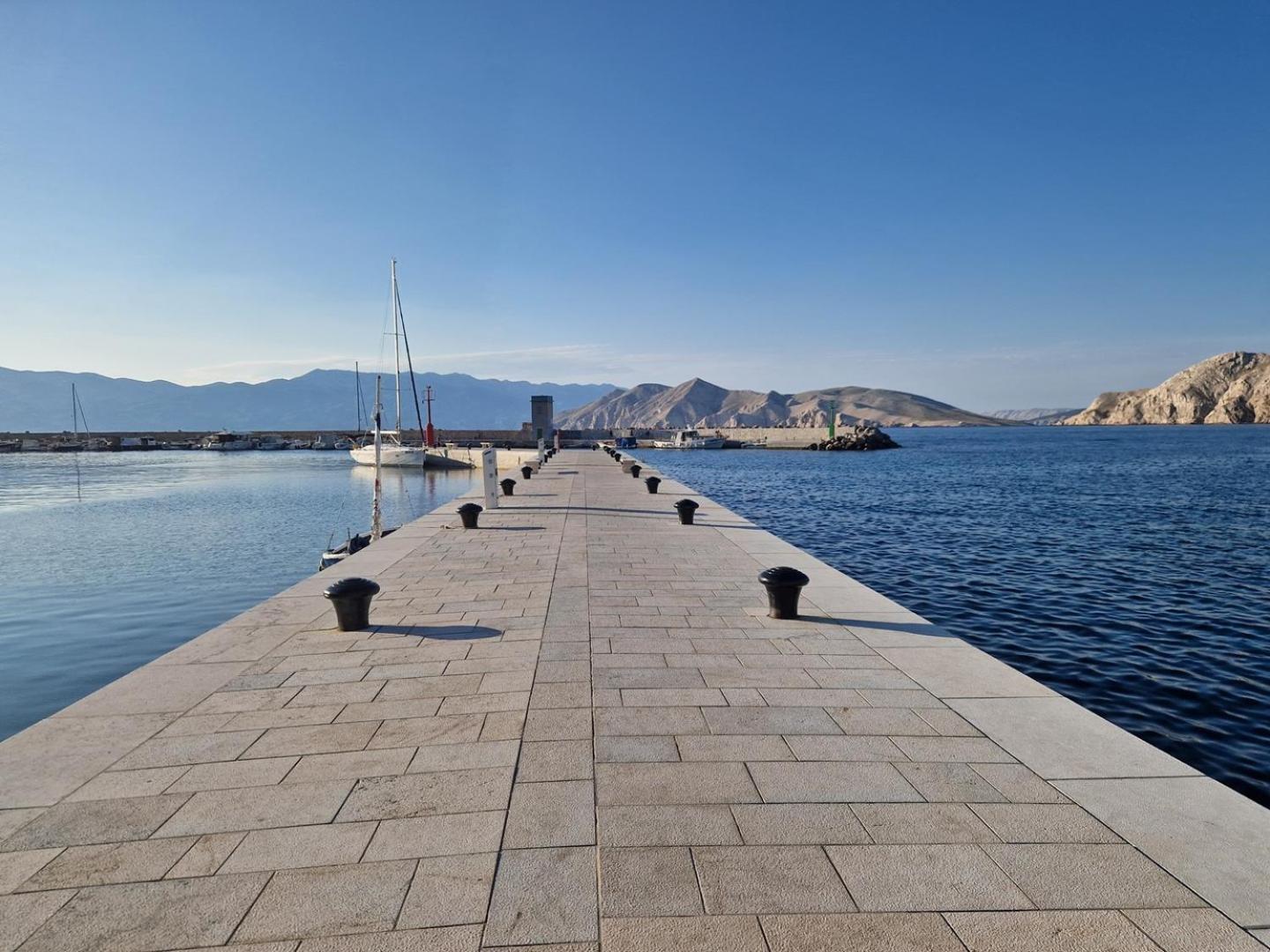 Apartments Knezevic Baška Екстериор снимка