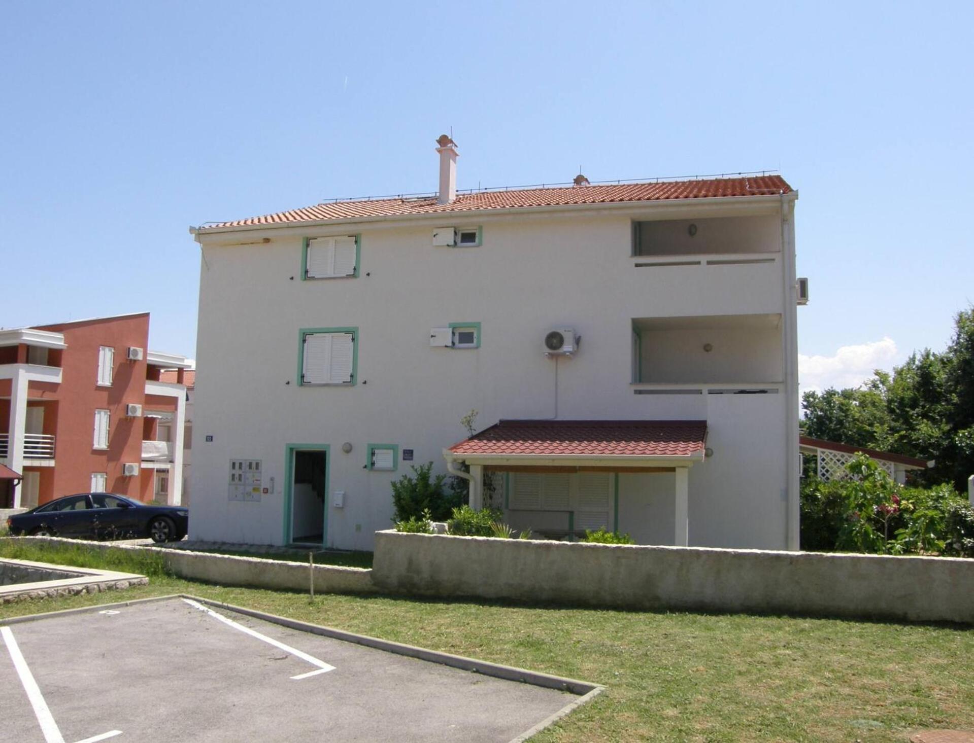 Apartments Knezevic Baška Екстериор снимка
