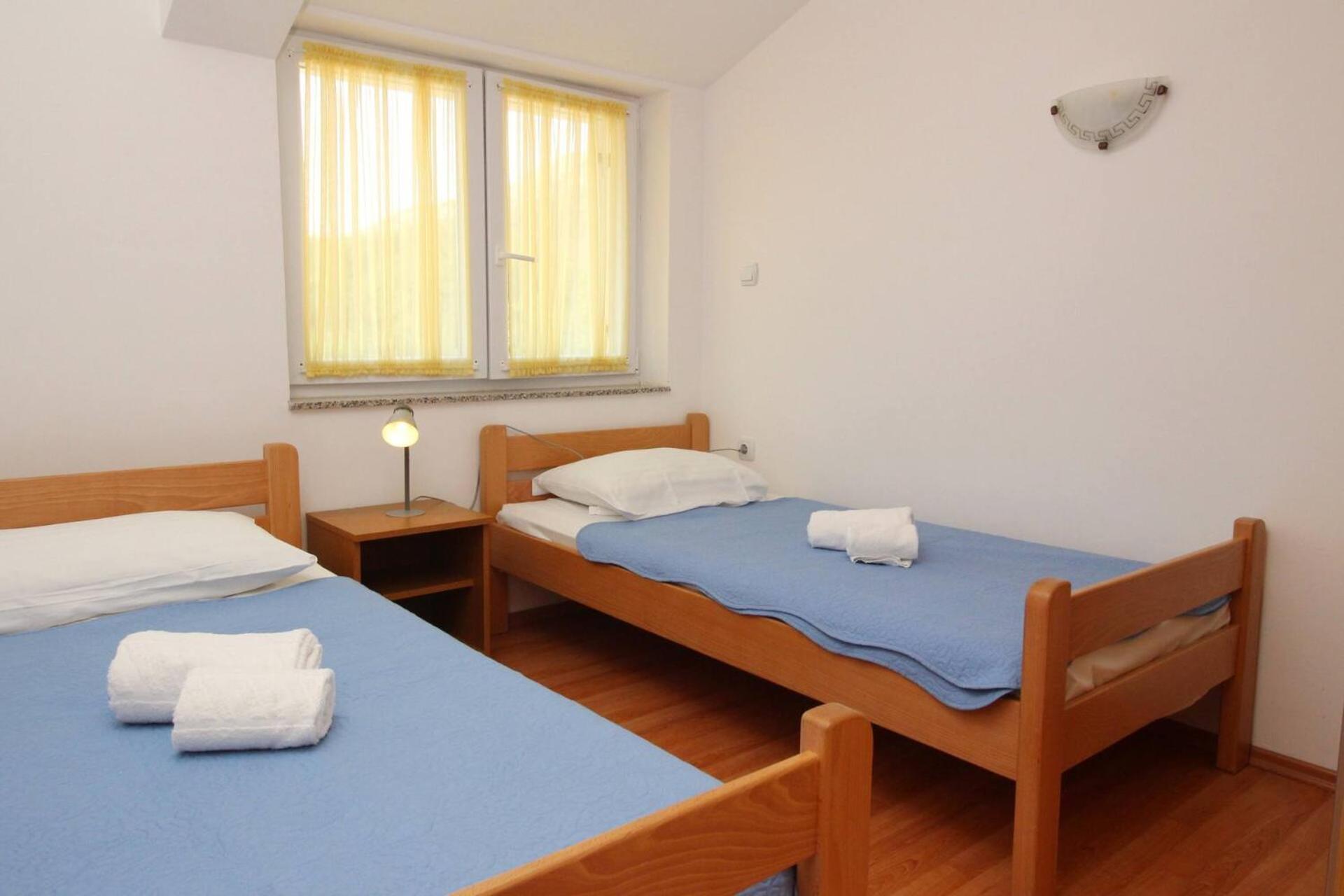 Apartments Knezevic Baška Екстериор снимка