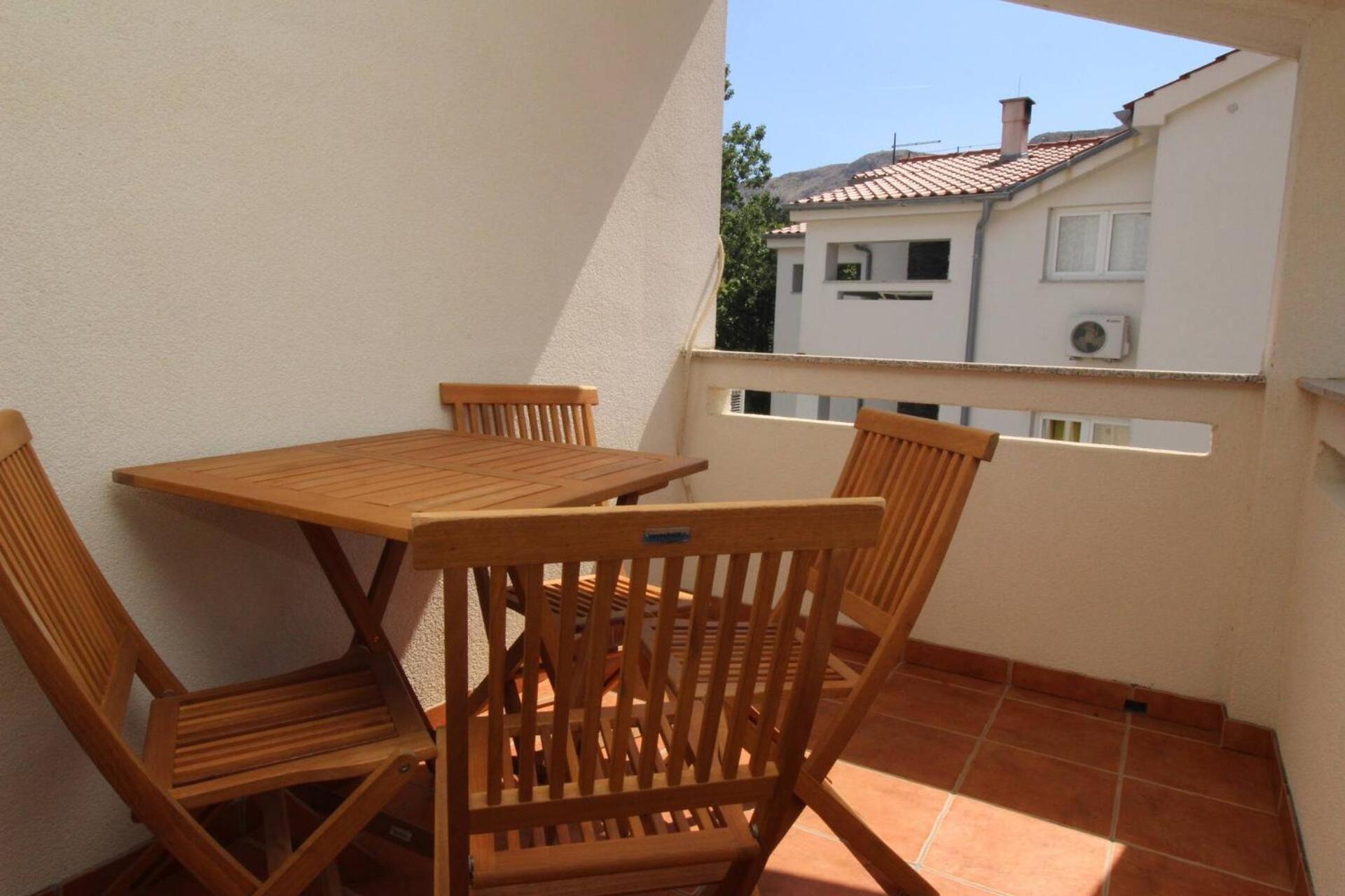 Apartments Knezevic Baška Екстериор снимка